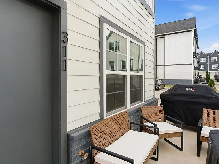 700 N Dupont Ave #311 — Photo 3