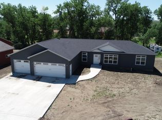 2011 Skerrols St, Fort Pierre, SD 57532