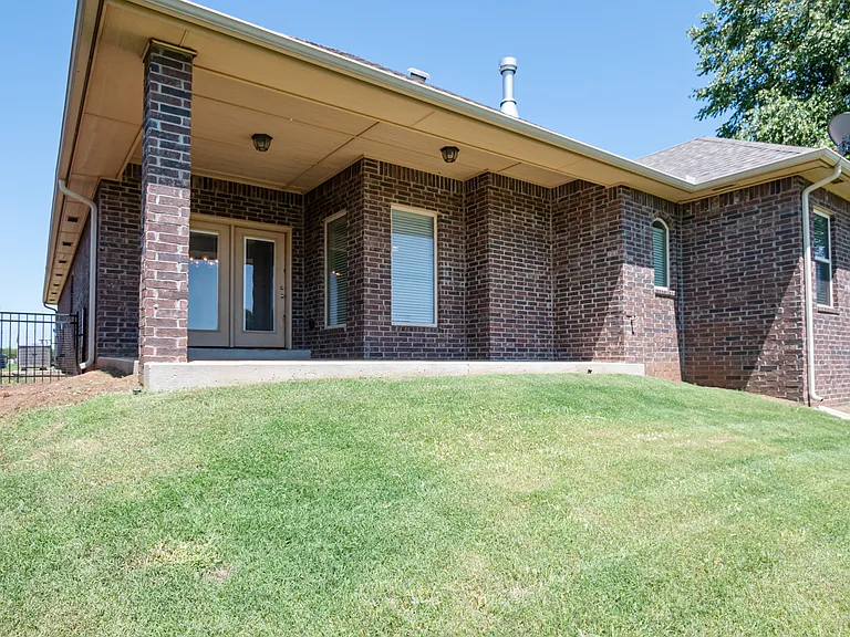 12037 Ashford Dr — Photo 18