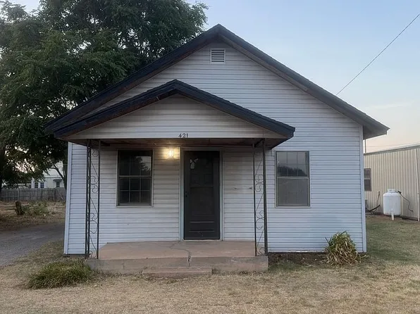 421 E 4th St, Carnegie, OK 73015