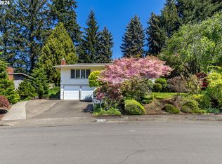 3245 Strathmore Pl, Eugene, OR 97405