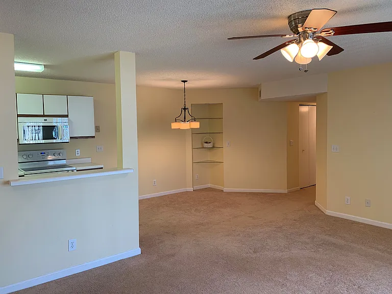 2136 Clearwater Dr #F — Photo 6