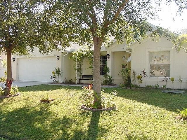1st image of 870 SE Proctor Ln