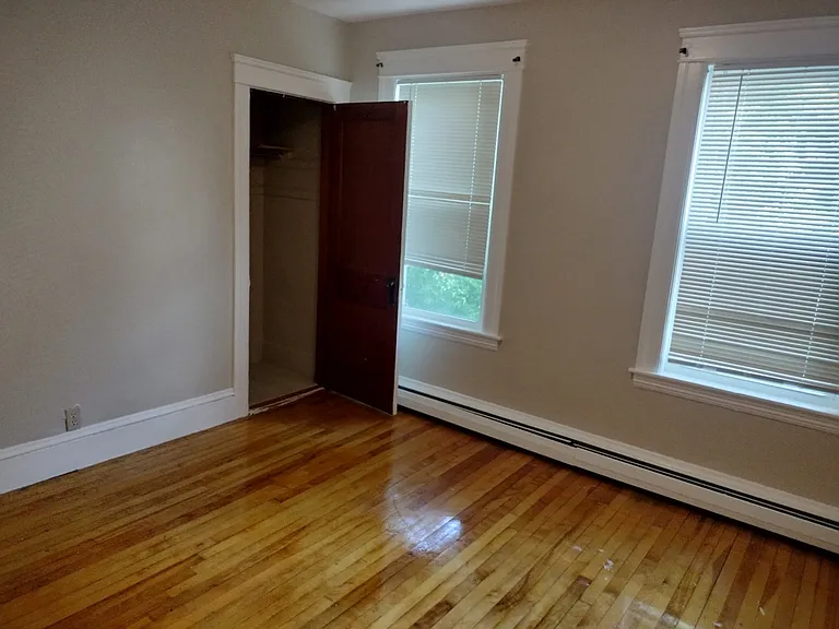 114 Sterling St #2B — Photo 11