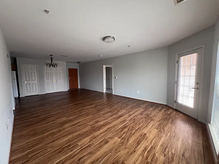 Dunn Loring Metro Apartments — Photo 5