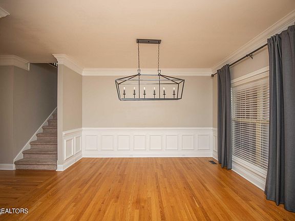 5th image of 524 Glen Abbey Blvd