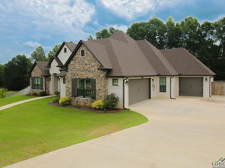 140 Lilly Lue Ln — Photo 3