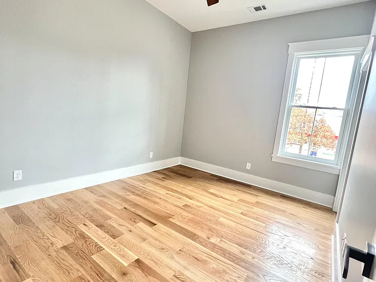 120 E Duffy St #C — Photo 10