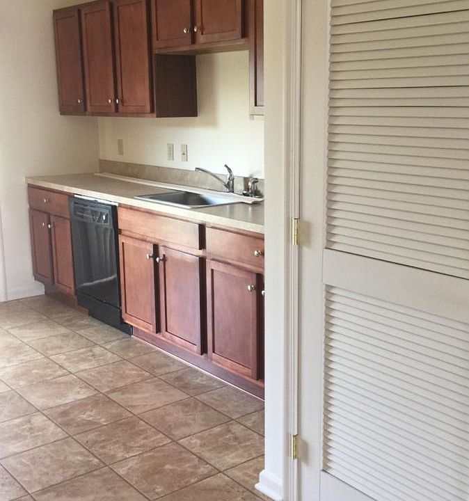 2nd image of 1958 Mercer Way