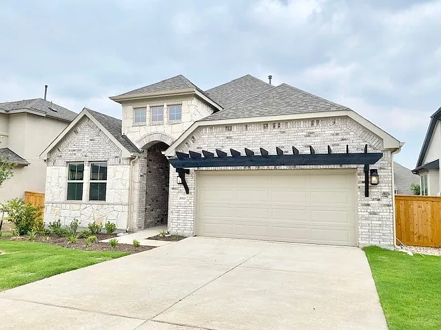 2920 Youngwood St — Photo 2