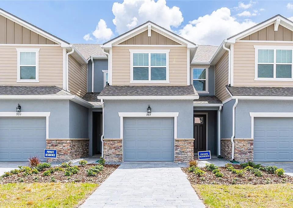 987 Spring Palms Loop