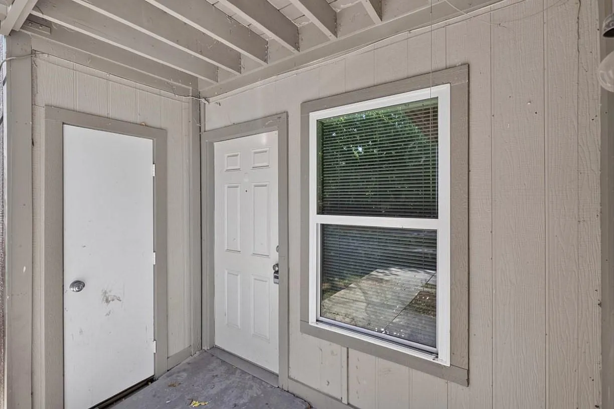 2 bed, 1.0 bath, 780 sqft, $1,150 — Photo 1