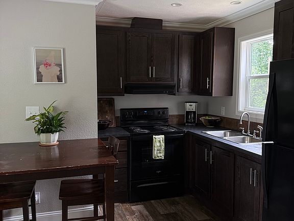 2nd image of 2792 Linden Dr
