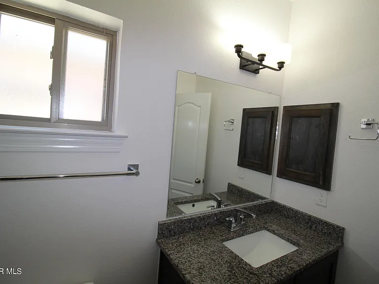 620 Adrian Arellano St W — Photo 49