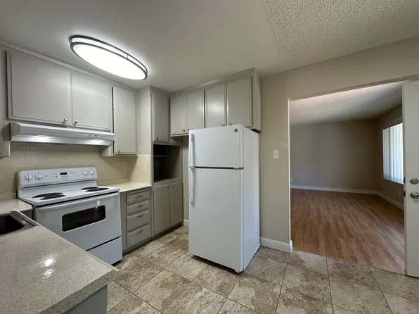 Elegante Apartments ~ Exceptionally Spacious, Unique and a Must See Community!, 5981 Lake Crest Way #26, Sacramento, CA 95822