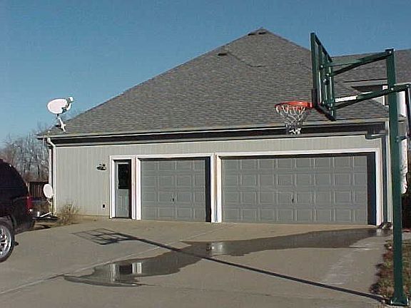 3 Car Attached Garage