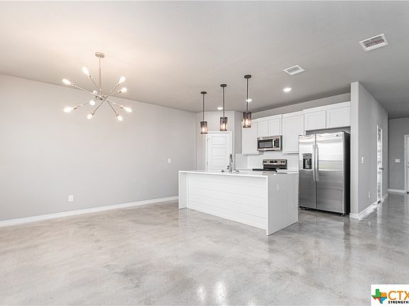 4th image of 8606 Glade Dr