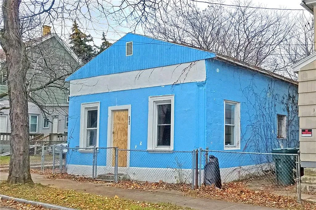 369 Verona St photo 1
