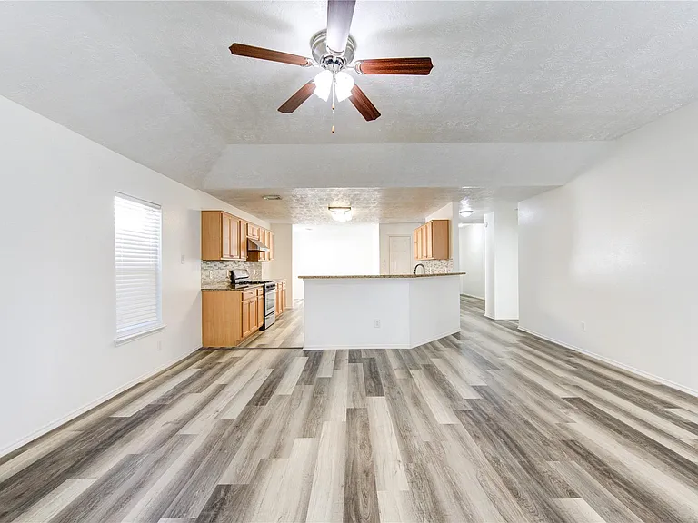 7930 Northfork Hollow Ln — Photo 24