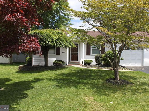 3rd image of 2021 Brentwood Dr