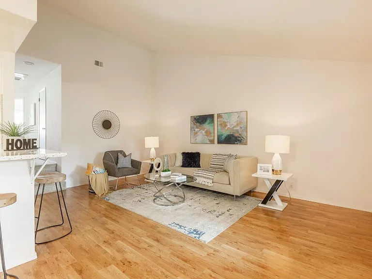 287 Kenbrook Cir — Photo 3