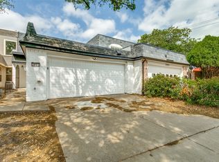 2823 Summit View Dr, Bedford, TX 76021
