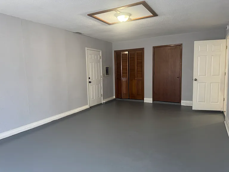 1230 S Sherman Ave — Photo 4