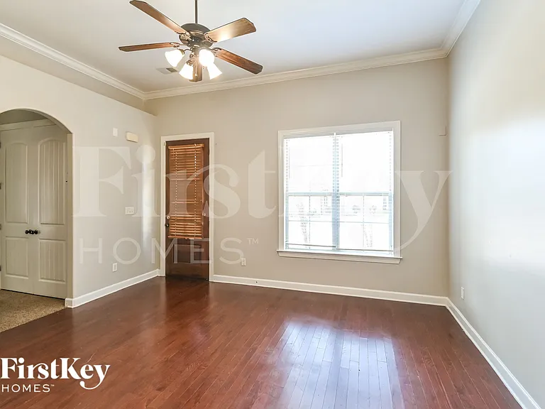 10258 Evening Hill Dr — Photo 3