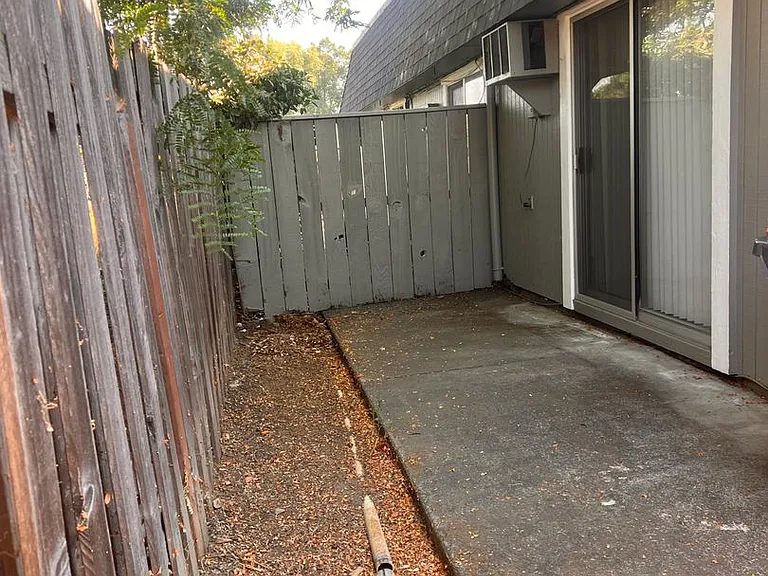 P0185 - 1927 Crater Lake Ave #1 - #4 — Photo 8