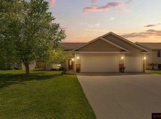 121 Timberwolf Ct, Mankato, MN 56001