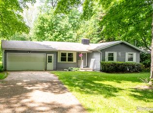 9565 N Royston Rd, Grand Ledge, MI 48837