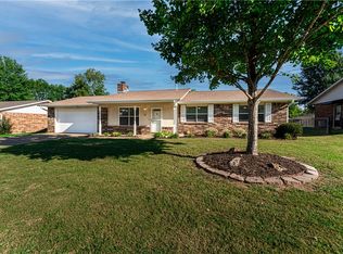 1305 W Callahan Dr, Rogers, AR 72758