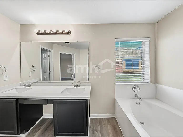 790 Goldenrod St — Photo 10