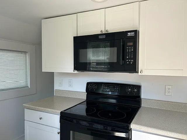 307 W Ells Ave — Photo 14