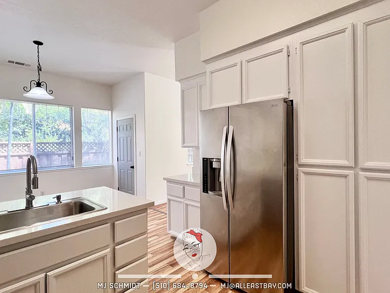 303 Sutton Cir — Photo 10