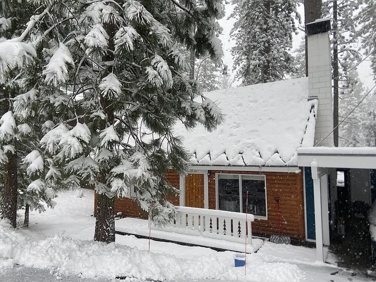 Cutthroat Ave — Photo 18