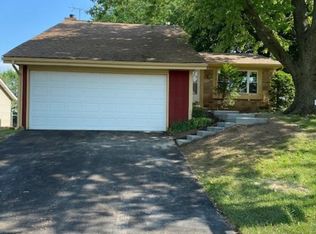 37 Abbeywood Dr, Romeoville, IL 60446