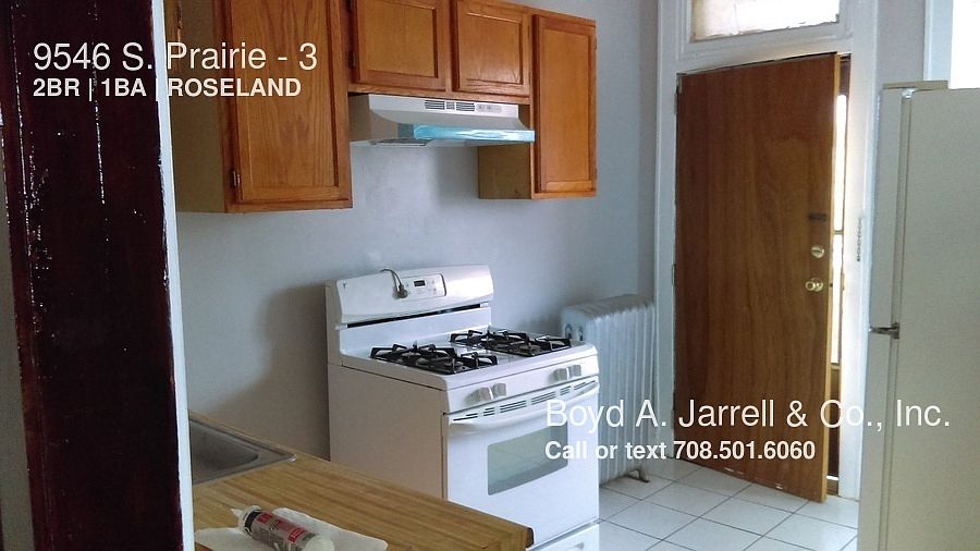 2nd image of 9546 S Prairie Ave #3