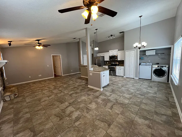 7820 Collins Ridge Blvd E — Photo 5