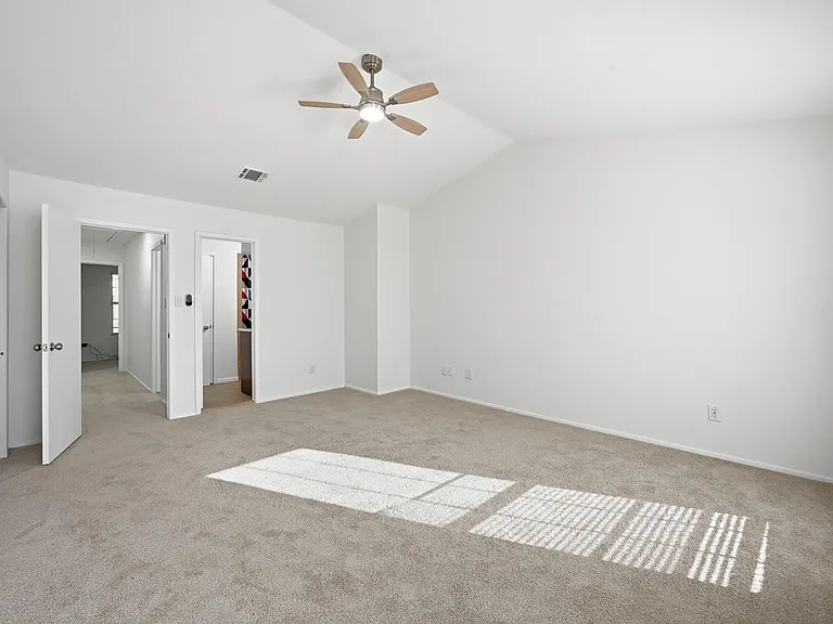73 Winchester Dr — Photo 12