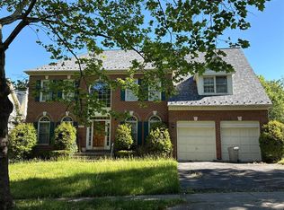 2113 Queensguard Rd, Silver Spring, MD 20906