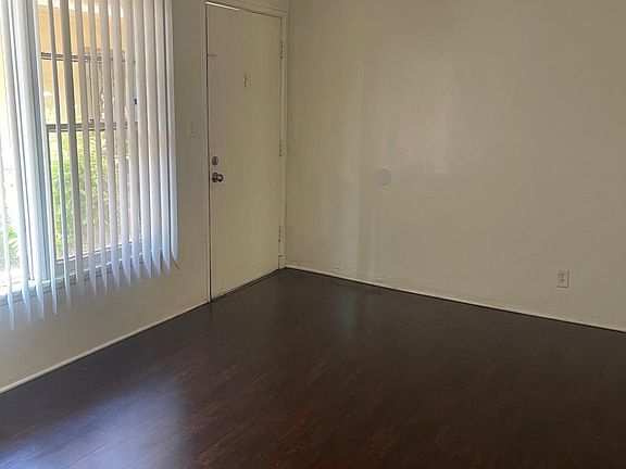 3rd image of 212 N Santa Fe Ave #1/2
