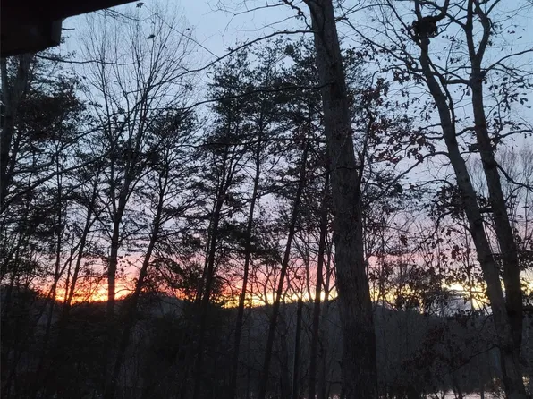 229 Overlook Dr, Troy, NC 27371