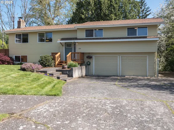 210 SE La Mesa Ct, Gresham, OR 97080