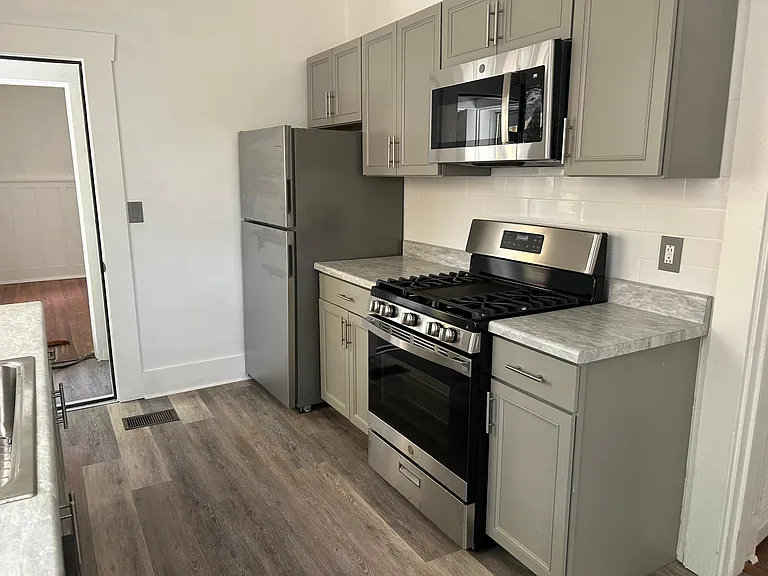 306 W North St #A — Photo 5