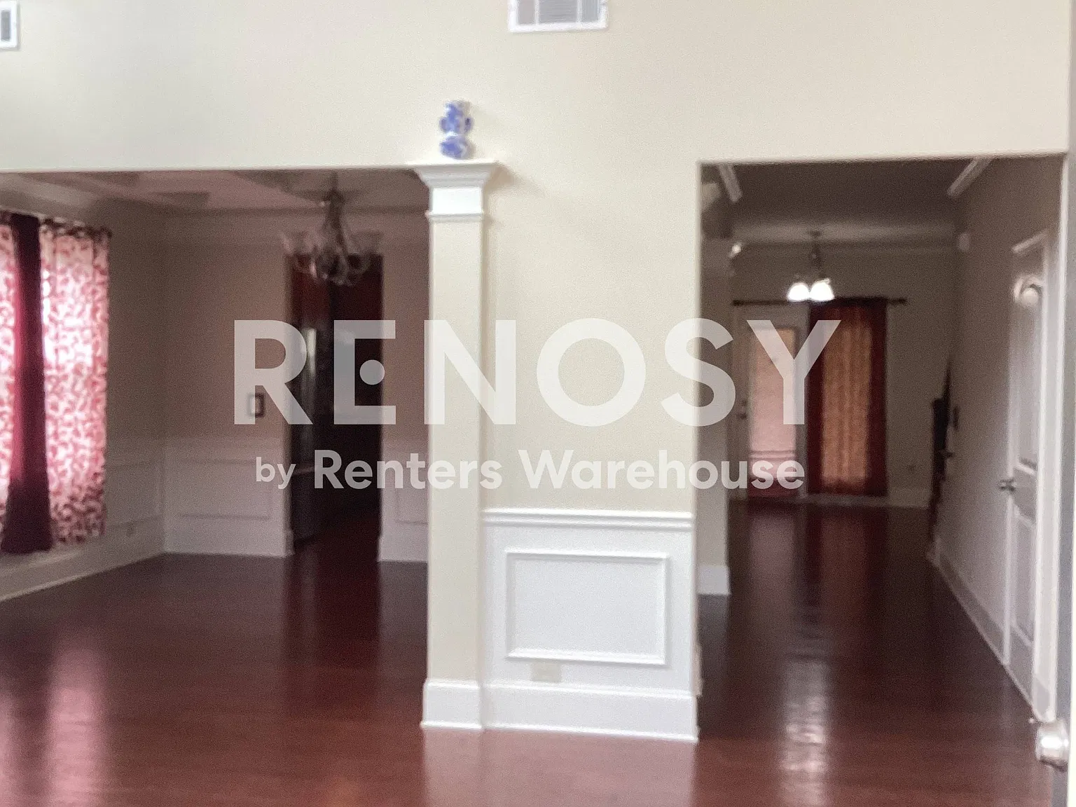 Spacious Three level home in desired school district — Photo 3