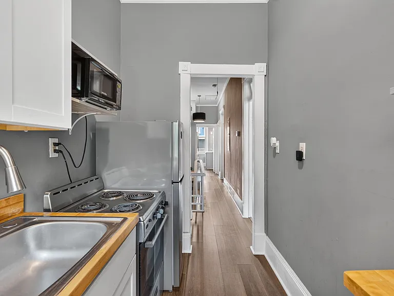 1419 Barnard St #B — Photo 3