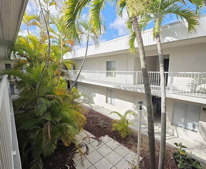 1830 Maravilla Ave #510 — Photo 16