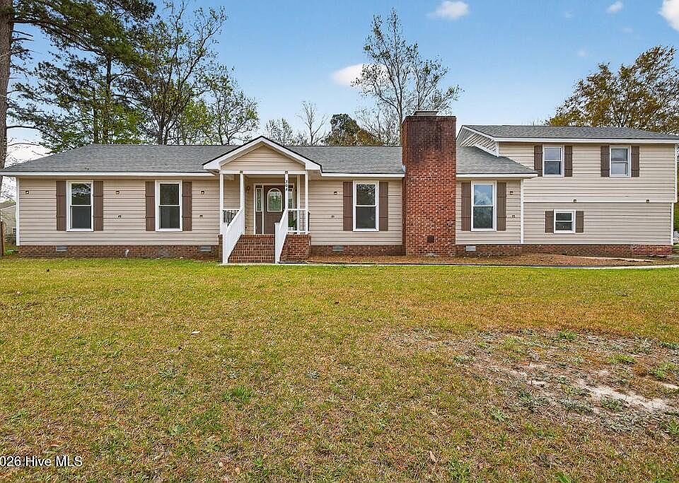 1st image of 204 Sweetbriar Lane