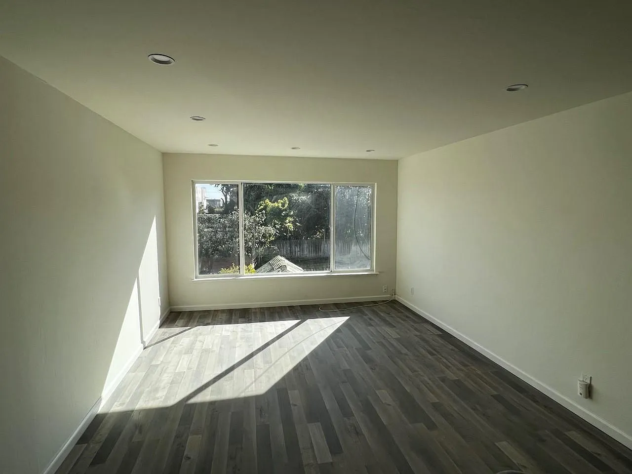 2 bed, 750 sqft, $4,250 — Photo 3